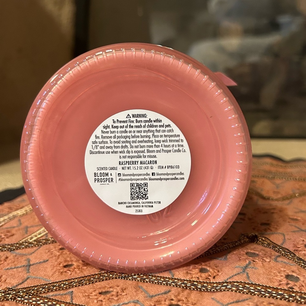 Bloom + Prosper Raspberry Macaron Scented Candle 15.7oz - Picture 2 of 3